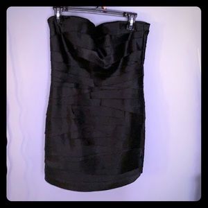 Cleavage, ohhhh cleavage! Gorgeous party dress!